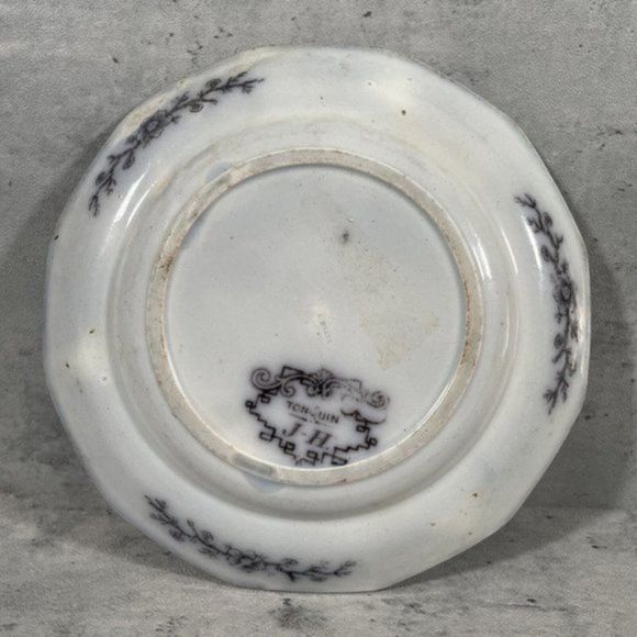Antique J. Heath Tonquin Ceramic JH Black Boat Round Salad Plate 7" x 7" - Picture 4 of 8